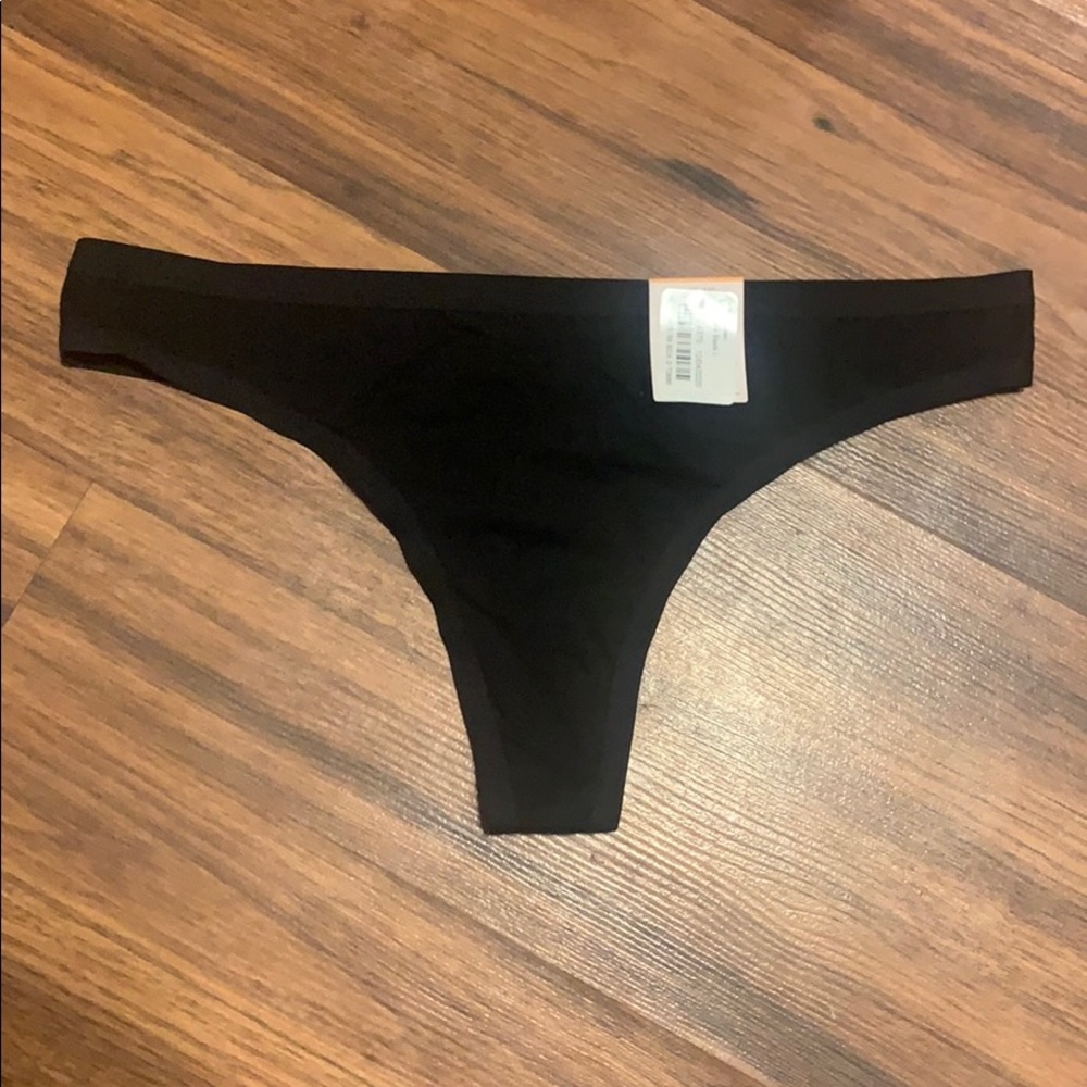 A black Thong